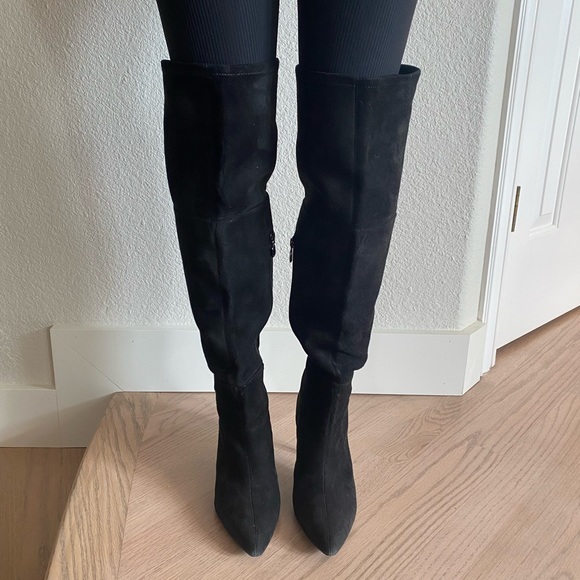 Tahari black suede full zippered heel boots! - Picture 5 of 9